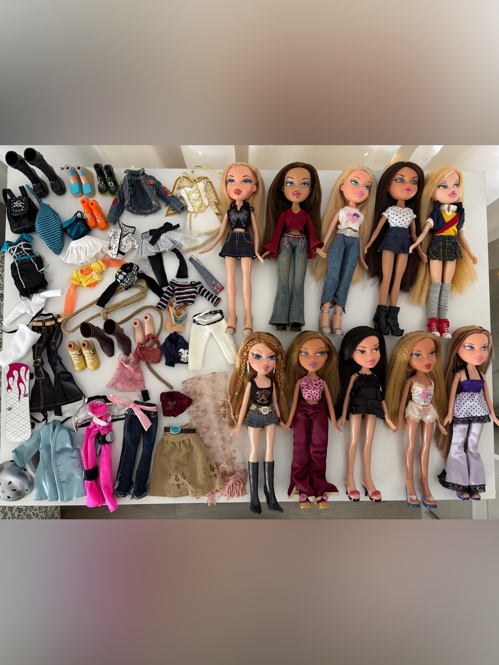 Bratz 10 dolls bundle Lot